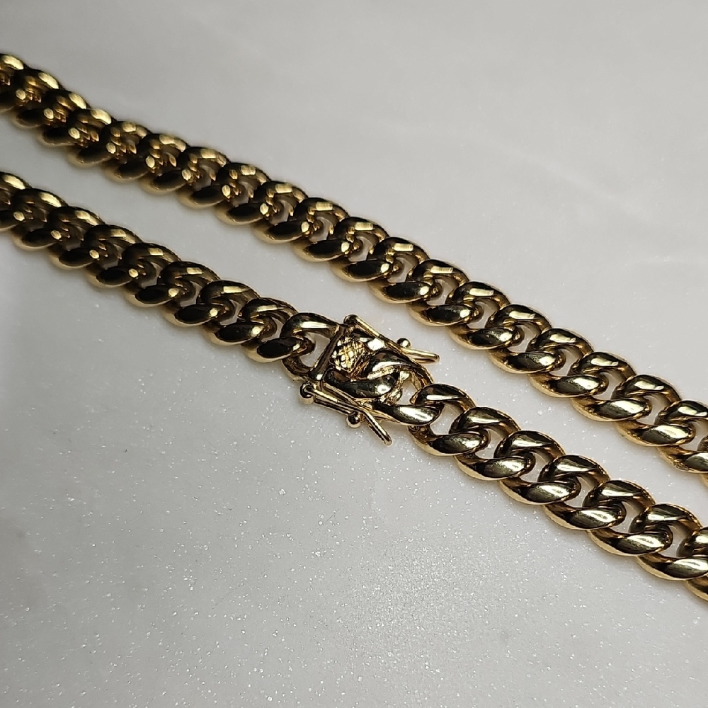 Source Unknown Gold-Tone Cuban Link Chain Necklace